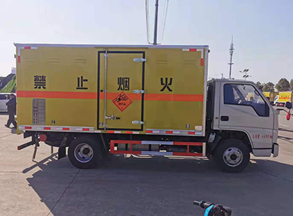 文儒镇爆破器材运输车工人安全操作规范与智能技术保障